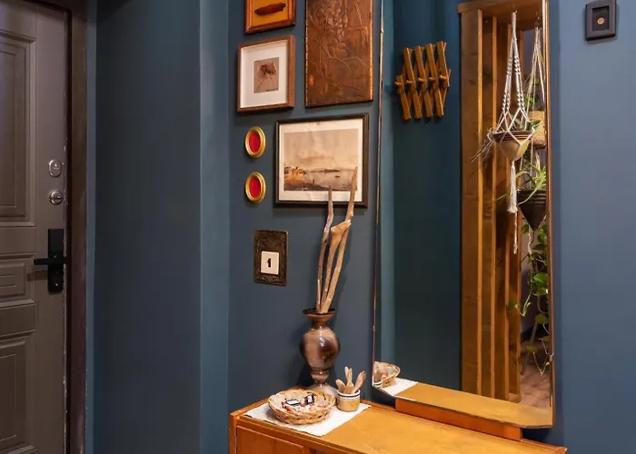 Dark & Moody Mid Century Рига