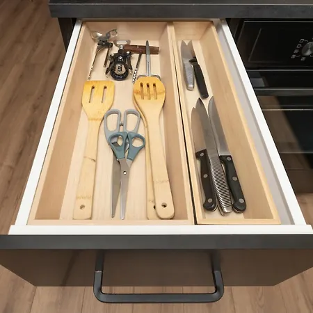 Dark & Moody Mid Century Appartamento *