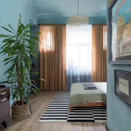 Dark & Moody Mid Century * Ryga